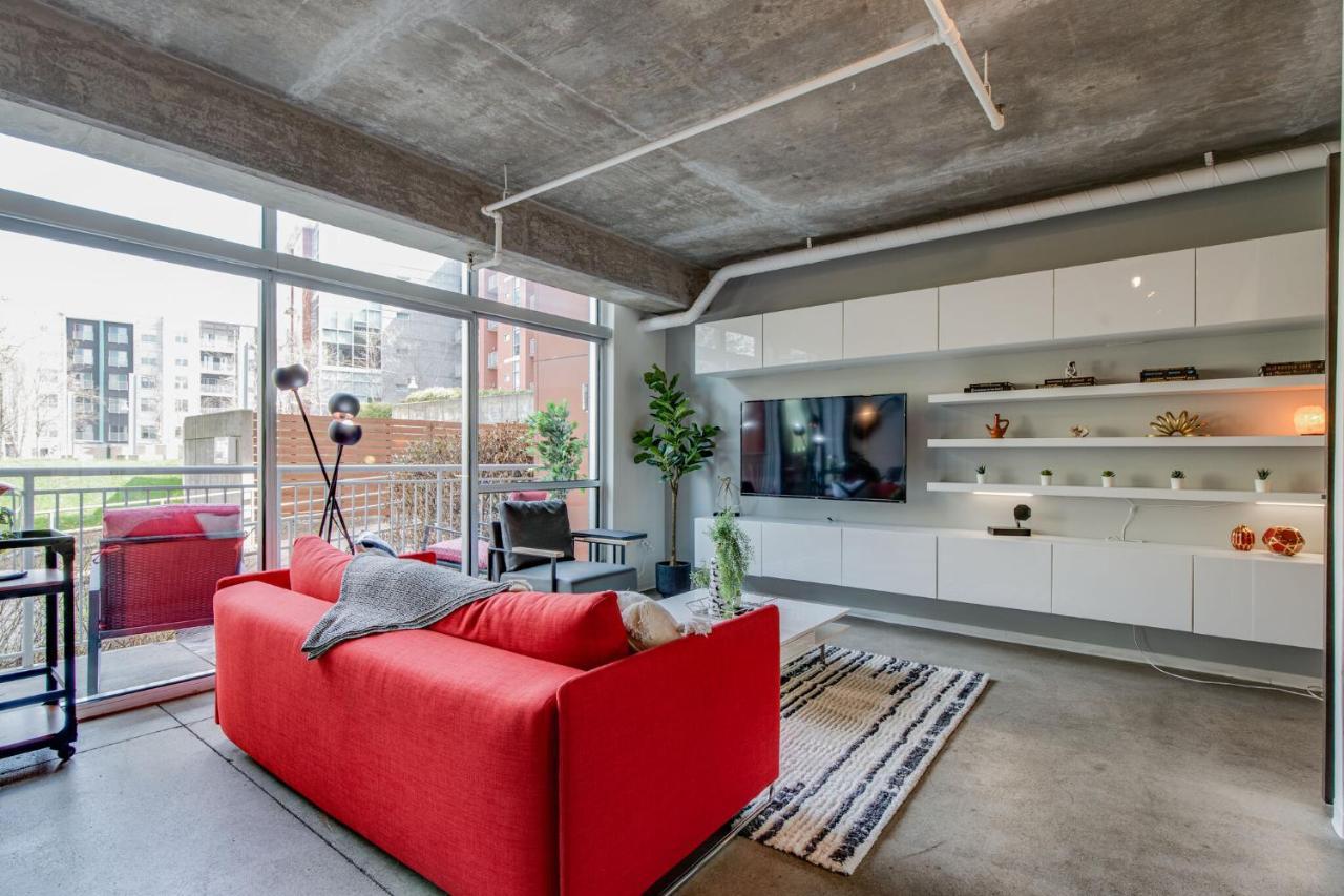 Luxe + Modern Johnny Cash Inspired Executive Condo Нашвил Екстериор снимка