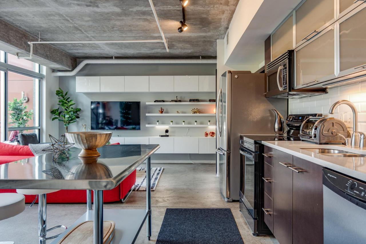 Luxe + Modern Johnny Cash Inspired Executive Condo Нашвил Екстериор снимка